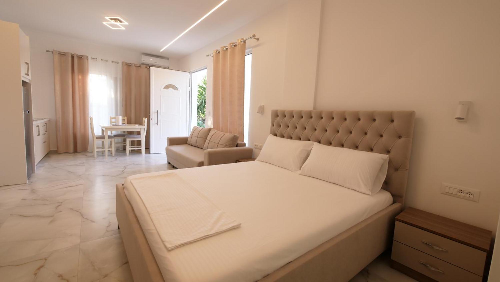 Blue Mare Apartments Sarande Exterior photo