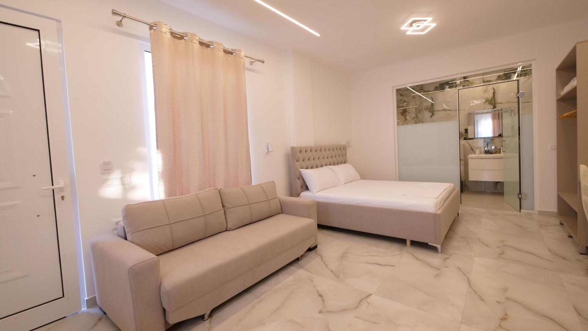 Blue Mare Apartments Sarande Exterior photo