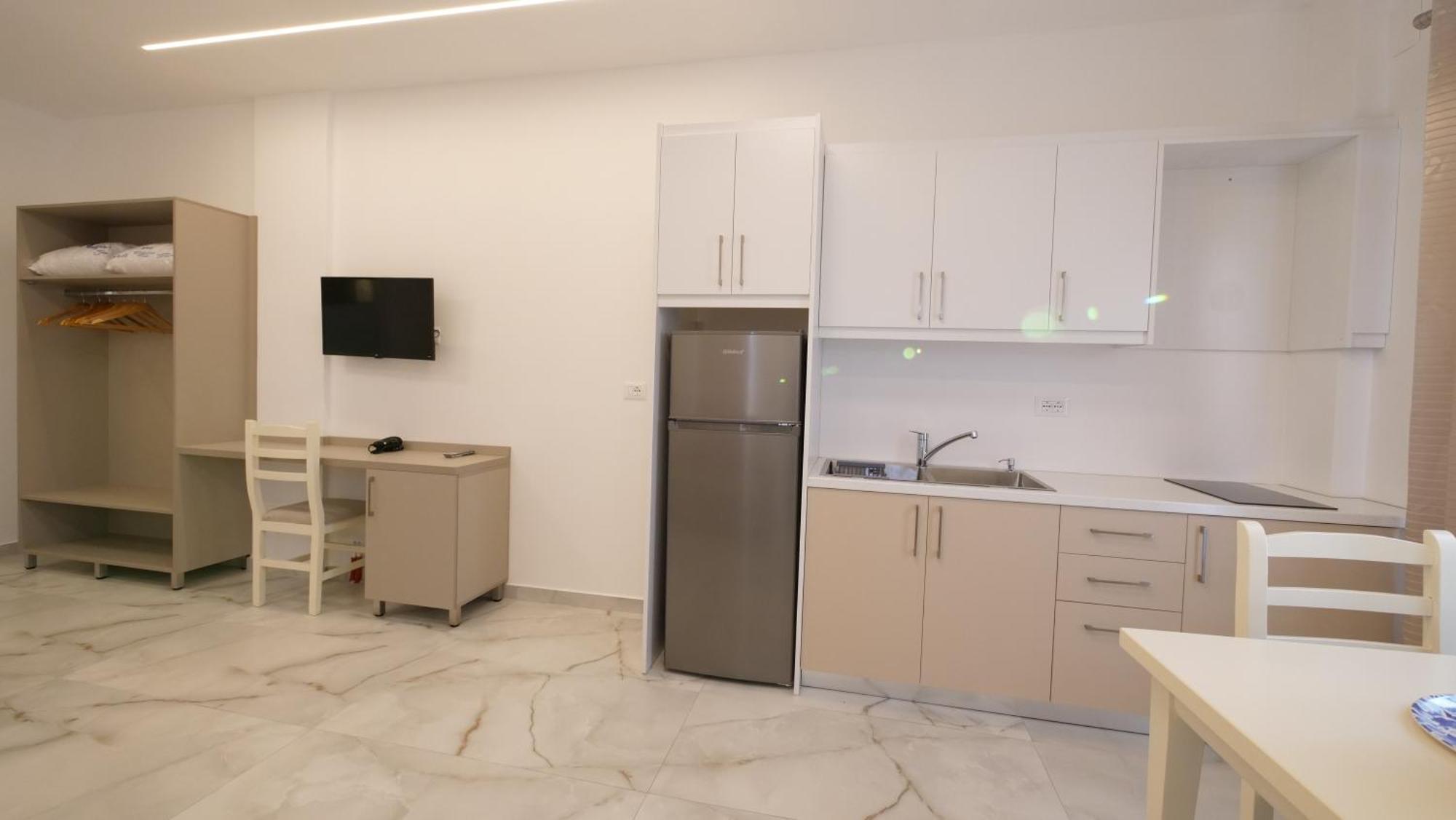 Blue Mare Apartments Sarande Exterior photo