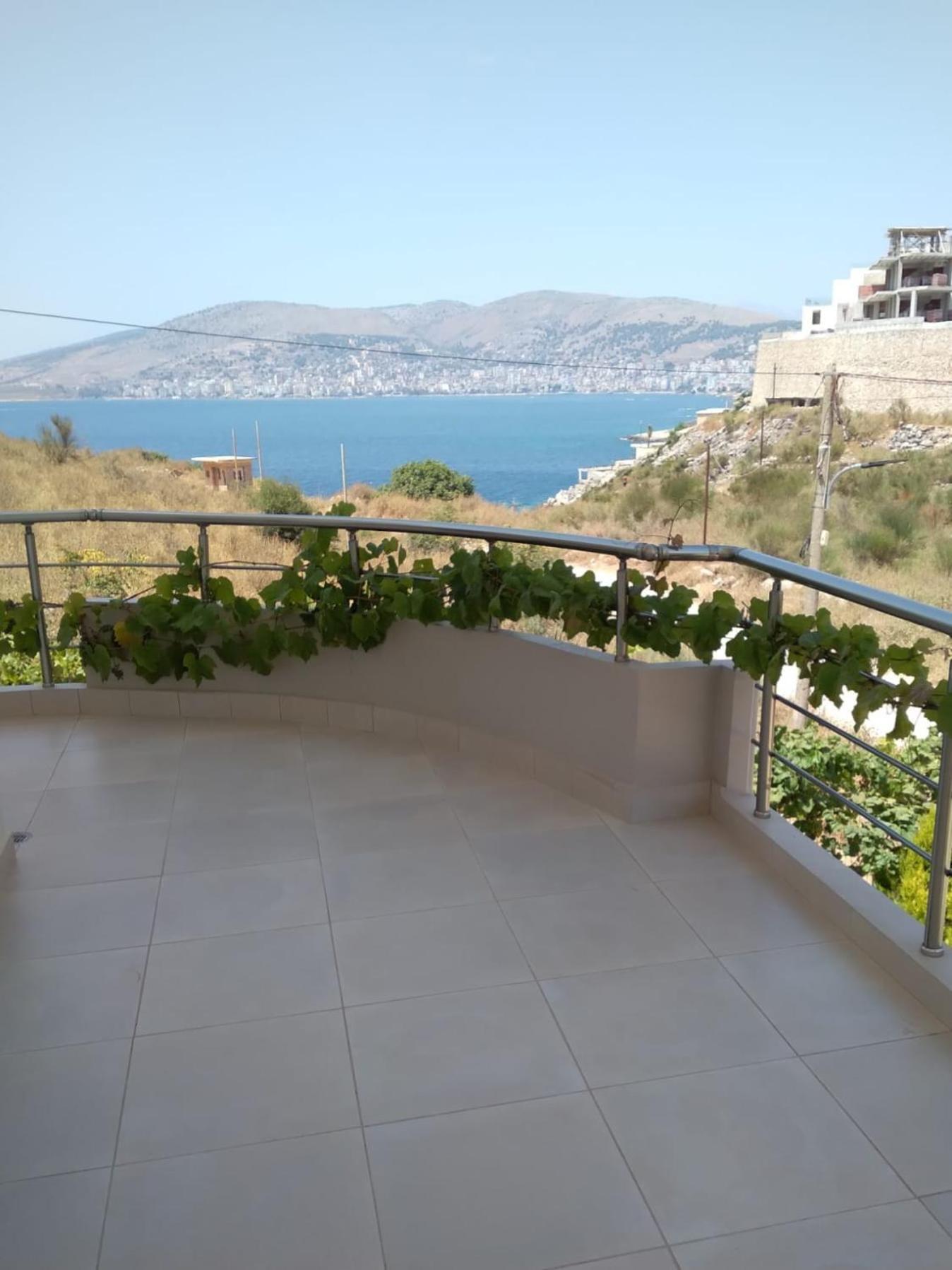 Blue Mare Apartments Sarande Exterior photo