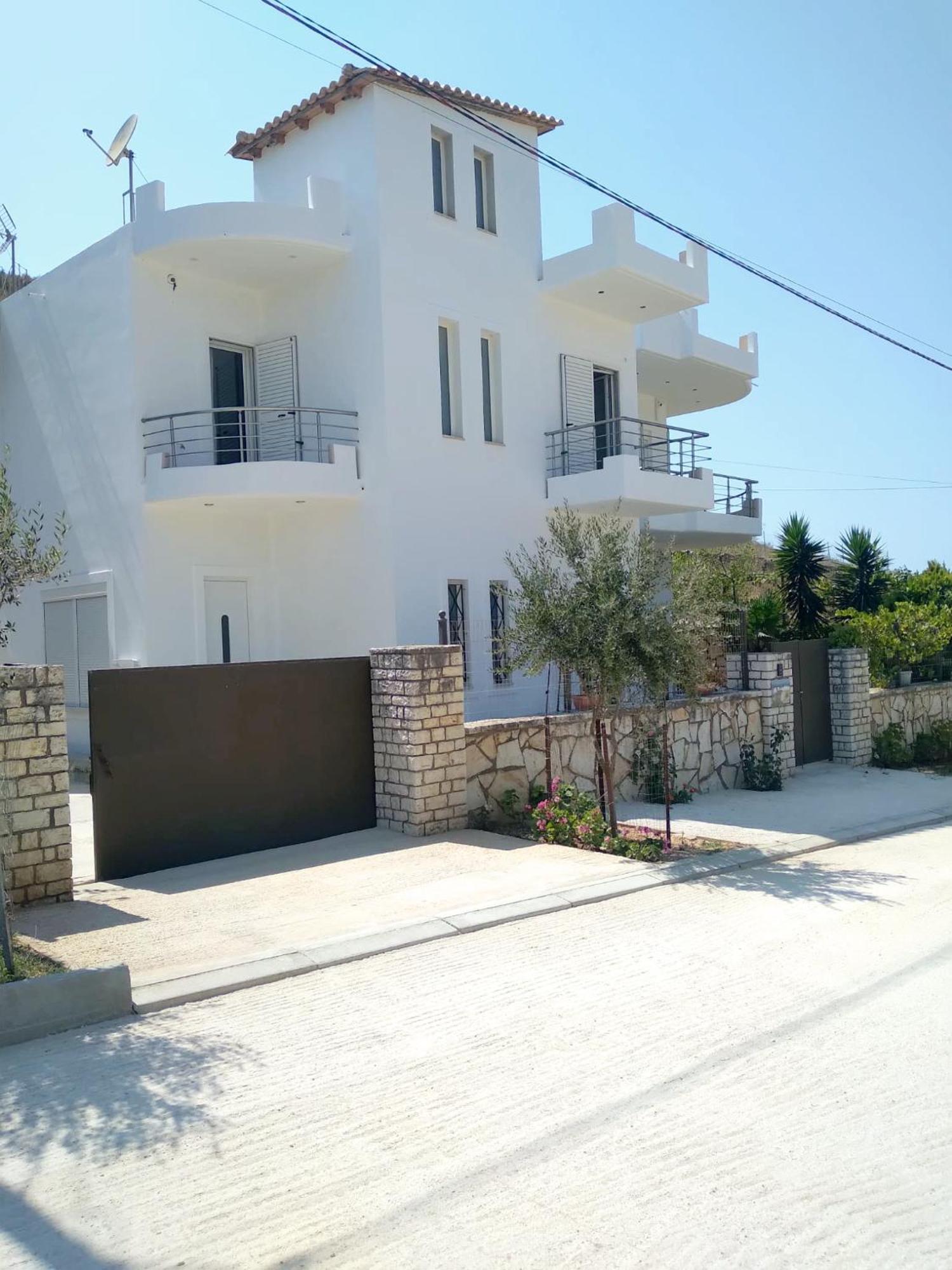 Blue Mare Apartments Sarande Exterior photo