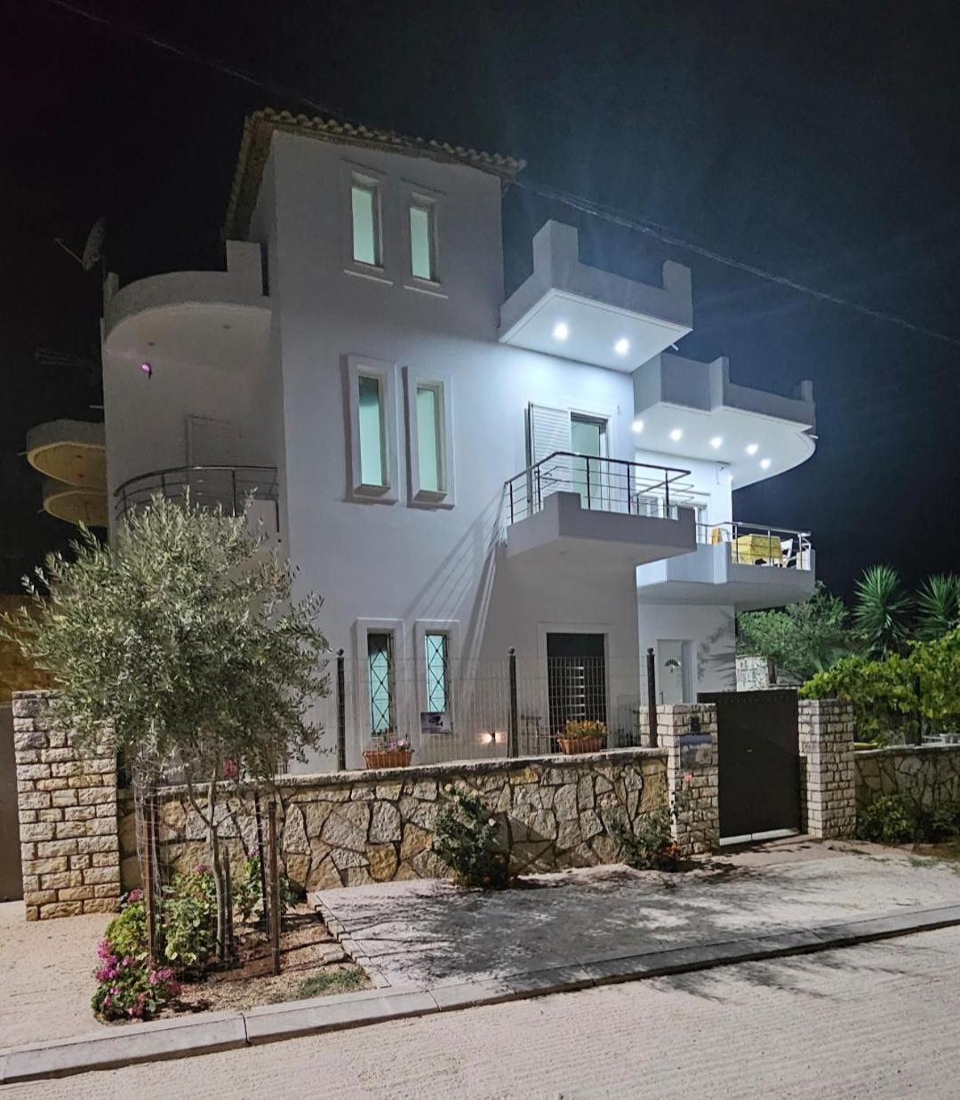 Blue Mare Apartments Sarande Exterior photo