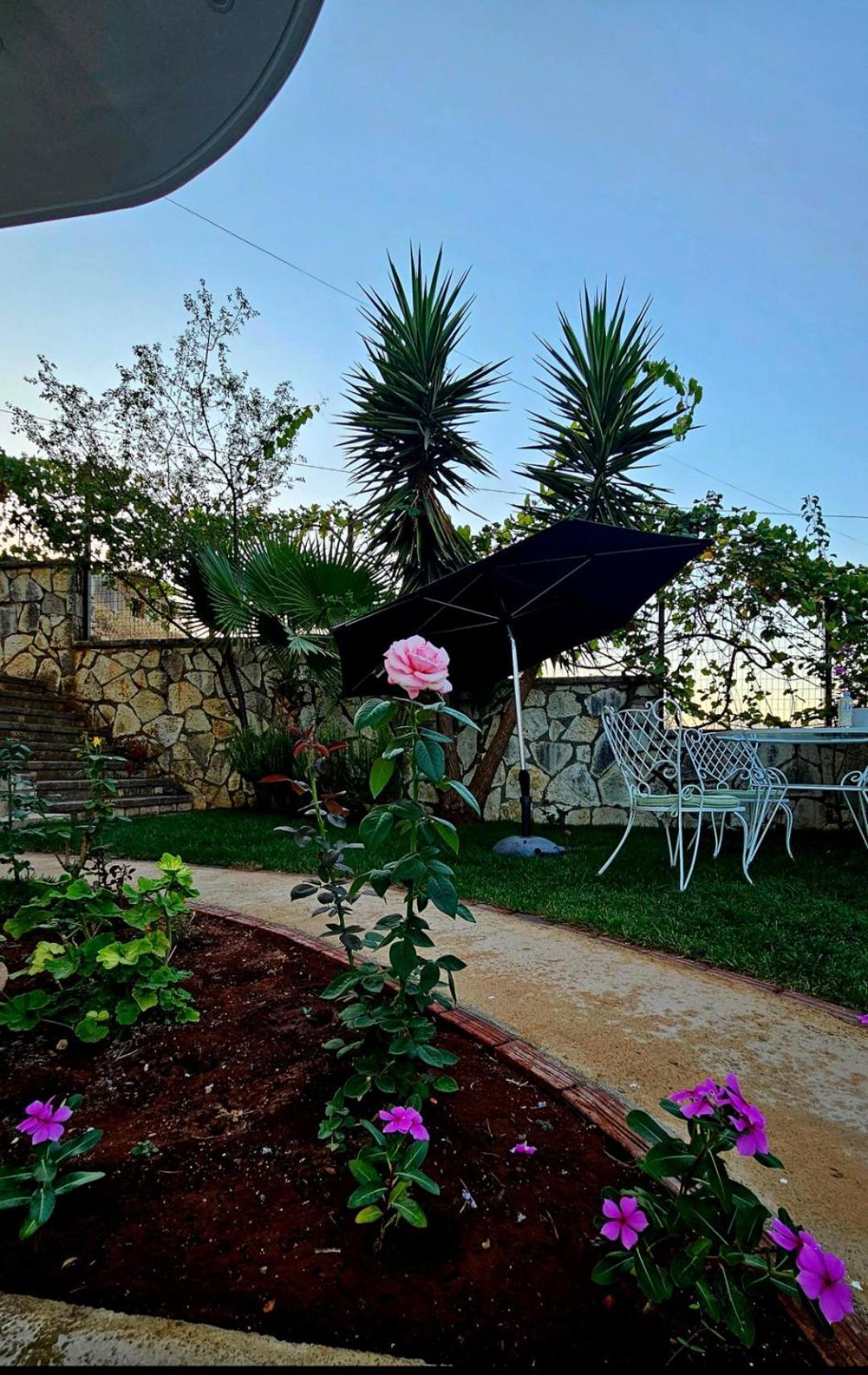Blue Mare Apartments Sarande Exterior photo